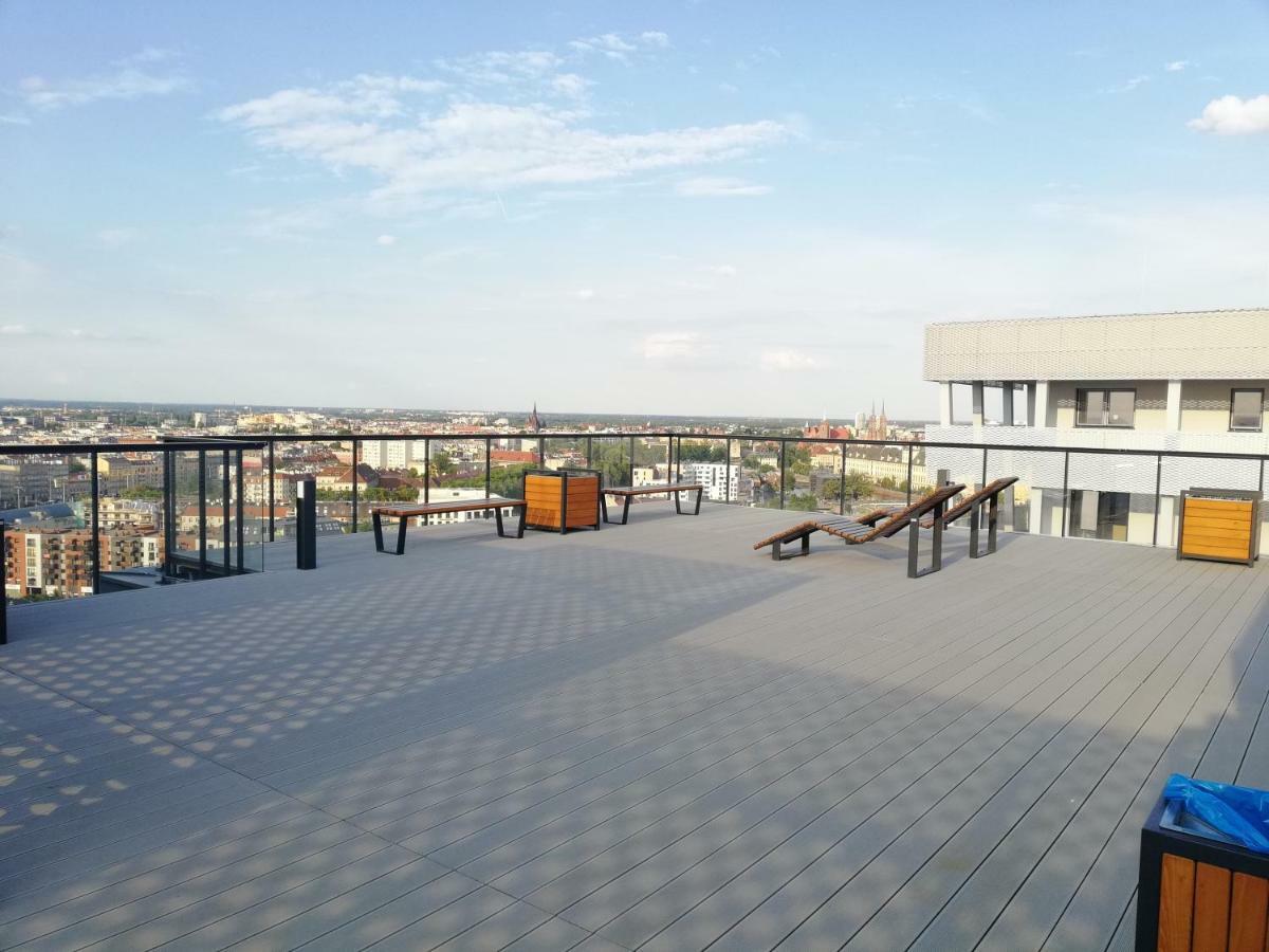Two Towers Riverside: Old Town Rooftop Retreat Wroclaw Exterior photo